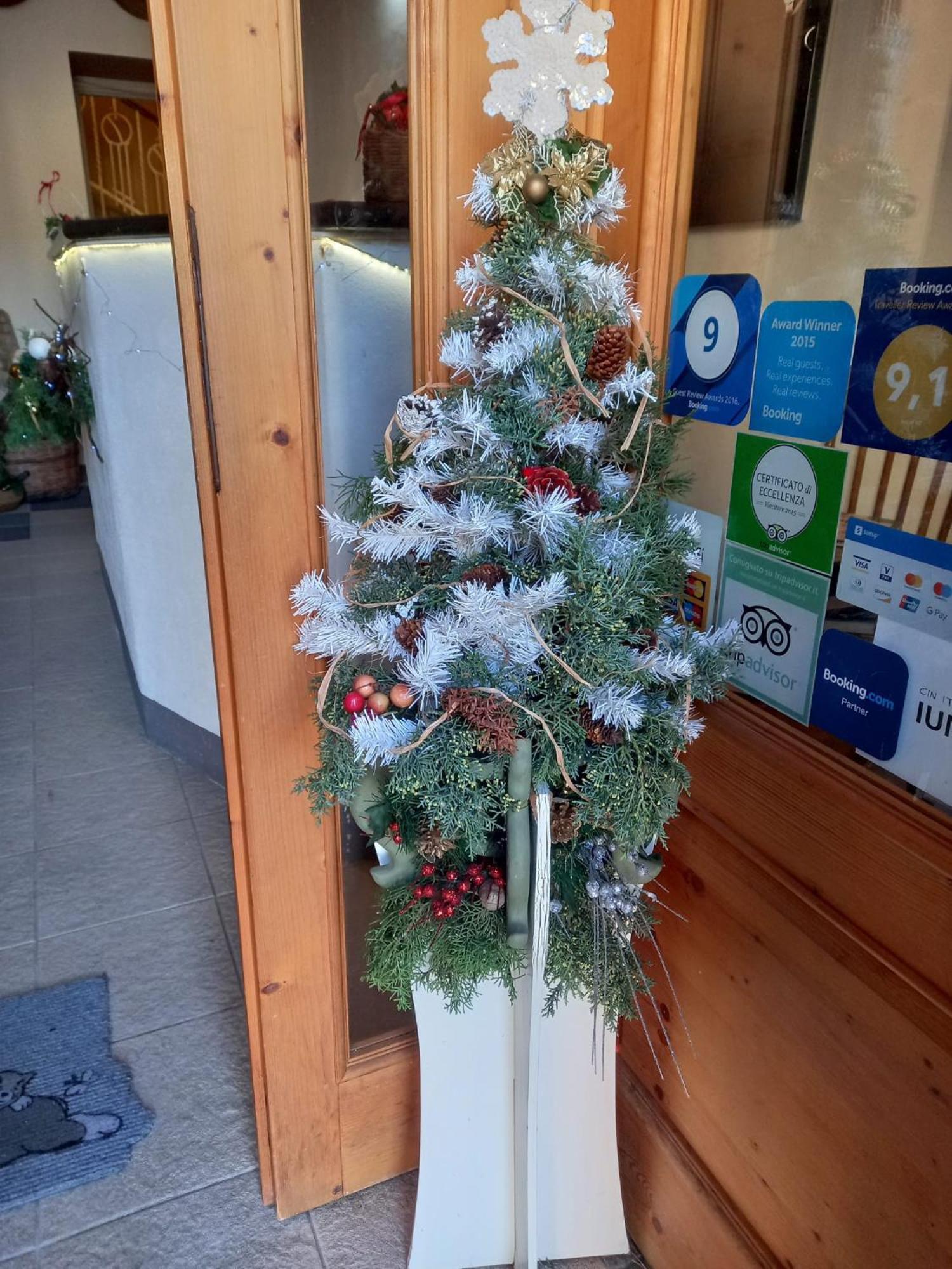 Hotel Aghinas Bosa Zewnętrze zdjęcie
