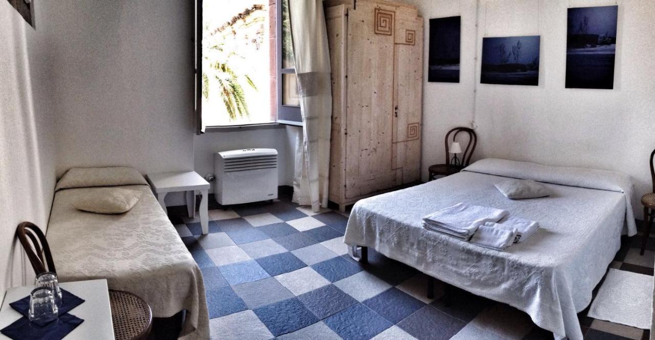 Hotel Aghinas Bosa Zewnętrze zdjęcie